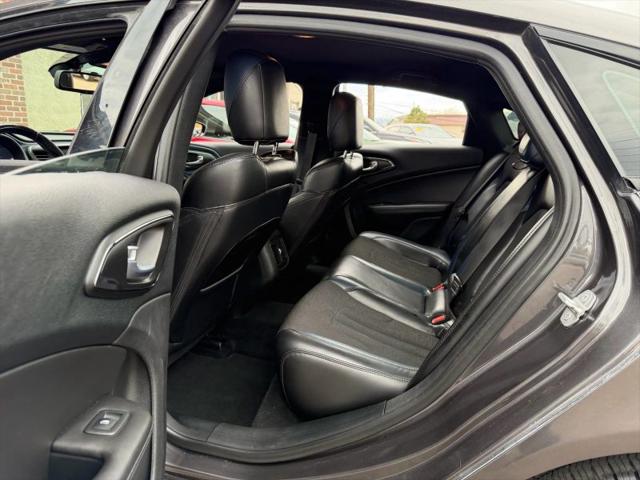 2015 Chrysler 200 S