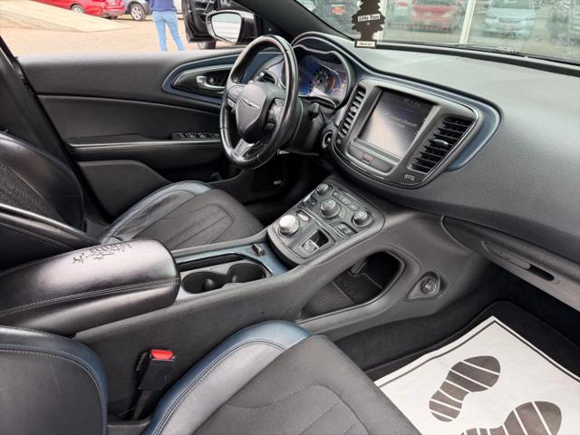2015 Chrysler 200 S