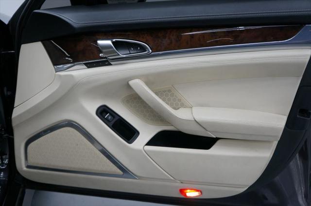 2013 Porsche Panamera GTS