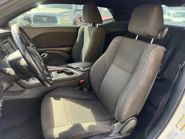 2015 Dodge Challenger SXT
