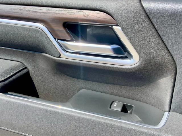 2026 GMC Sierra 2500HD Crew Cab, Standard Bed, SLT, 4WD