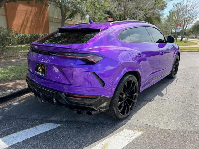 2021 Lamborghini Urus Graphite Capsule
