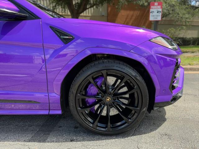 2021 Lamborghini Urus Graphite Capsule