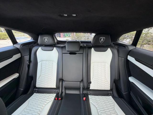 2021 Lamborghini Urus Graphite Capsule