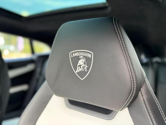 2021 Lamborghini Urus Graphite Capsule