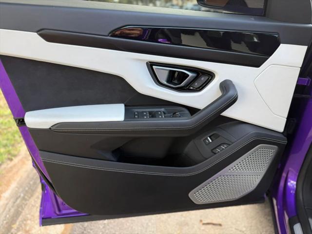 2021 Lamborghini Urus Graphite Capsule