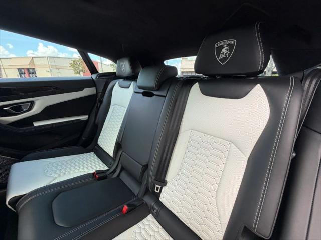 2021 Lamborghini Urus Graphite Capsule