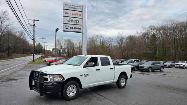 2022 RAM 1500 Classic Tradesman Crew Cab 4x4 57 Box