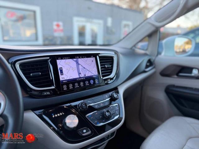 2017 Chrysler Pacifica Touring-L