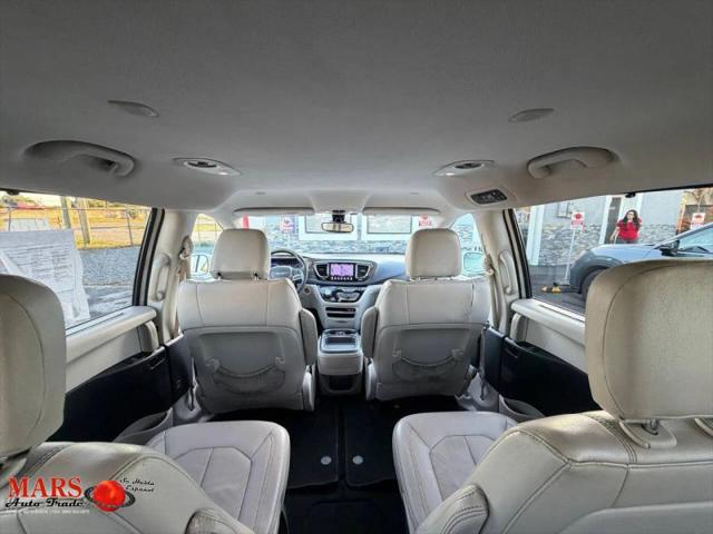 2017 Chrysler Pacifica Touring-L