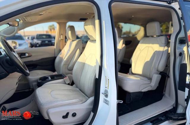 2017 Chrysler Pacifica Touring-L