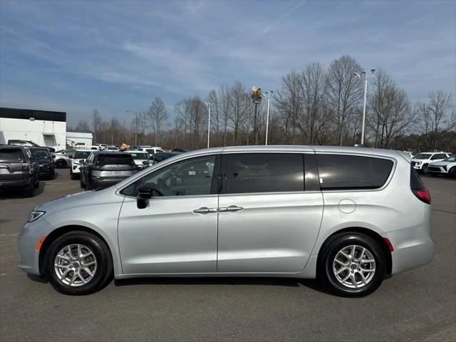 2024 Chrysler Pacifica Touring L