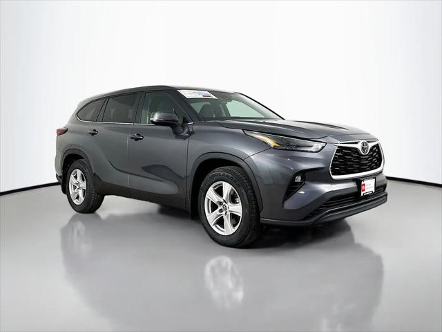 2024 Toyota Highlander LE for sale in Maplewood, MN