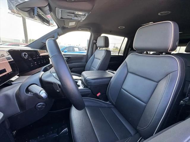 2025 Chevrolet Suburban 4WD Premier