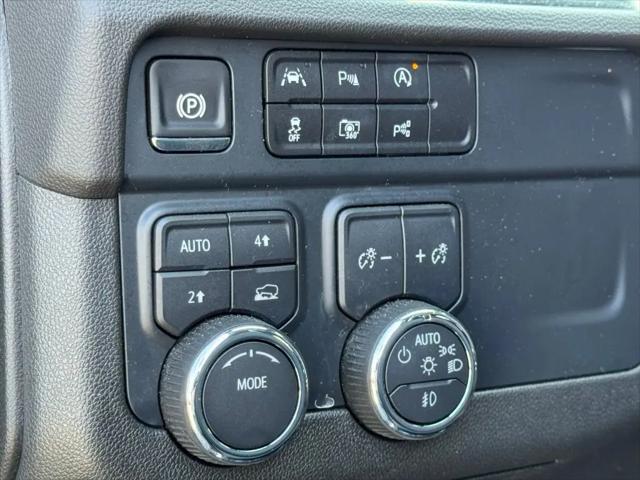 2025 Chevrolet Suburban 4WD Premier
