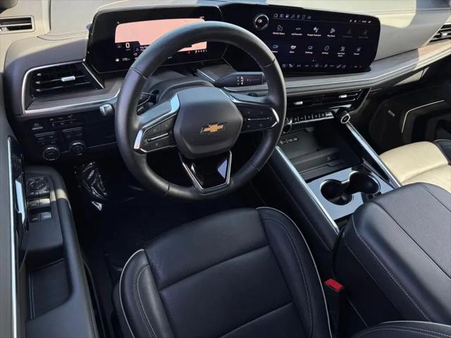 2025 Chevrolet Suburban 4WD Premier