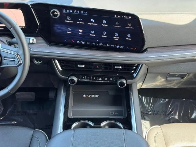 2025 Chevrolet Suburban 4WD Premier
