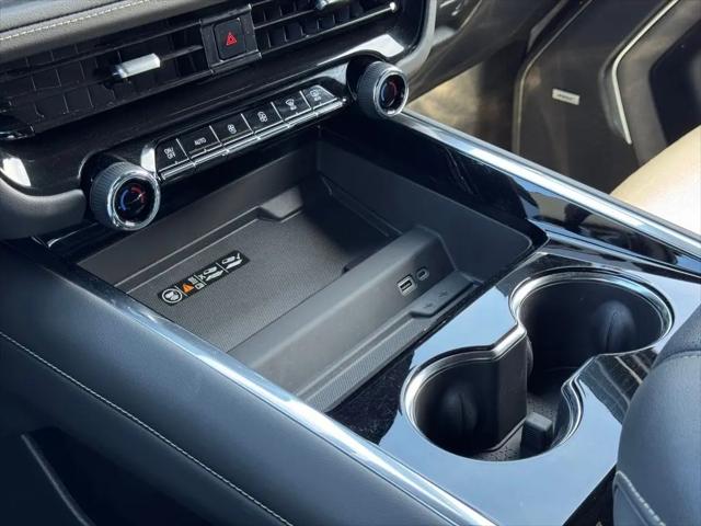 2025 Chevrolet Suburban 4WD Premier