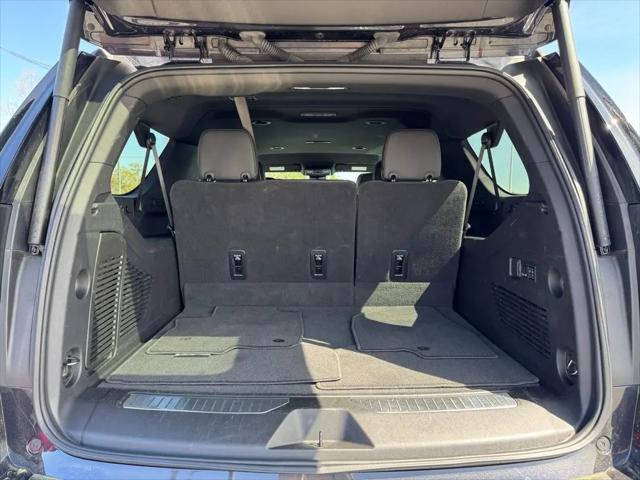 2025 Chevrolet Suburban 4WD Premier