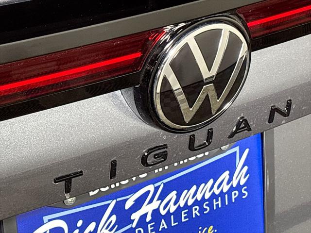 2026 Volkswagen Tiguan SE R-Line Black