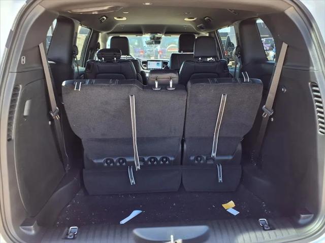 2026 Chrysler Voyager LX