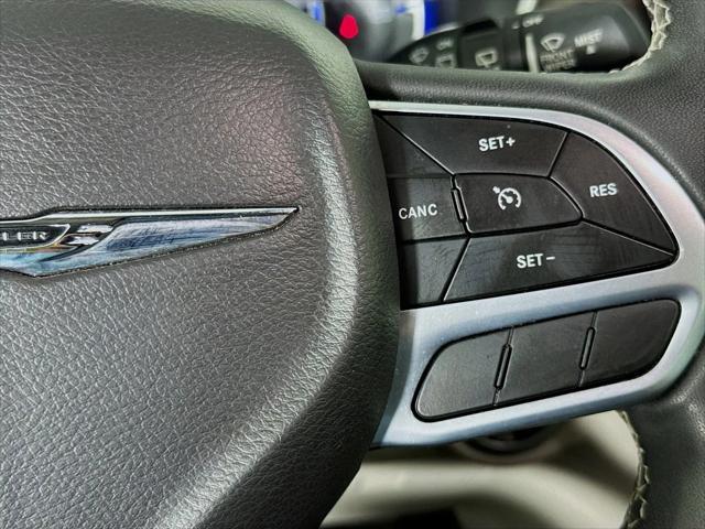 2022 Chrysler Voyager LX