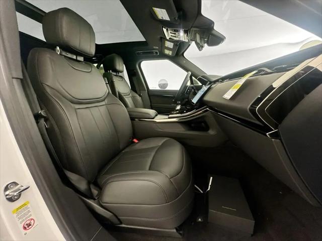 2026 Land Rover Range Rover Sport P360 SE