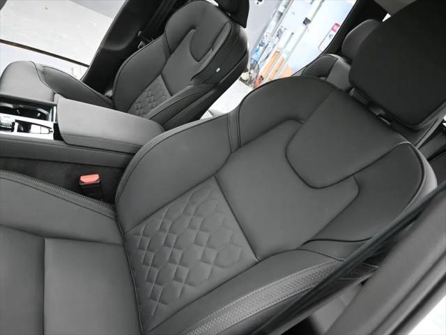 2025 Volvo XC90 B5 Plus 7-Seater