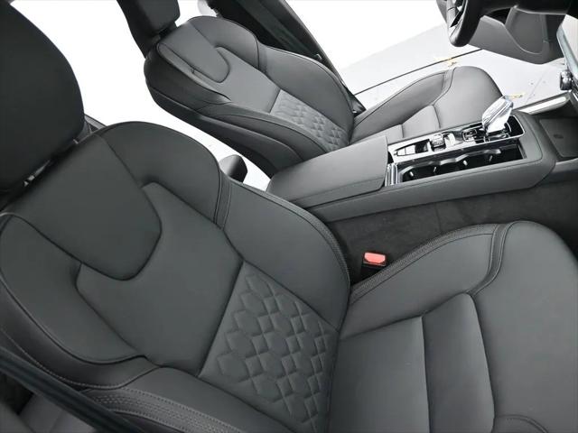 2025 Volvo XC90 B5 Plus 7-Seater