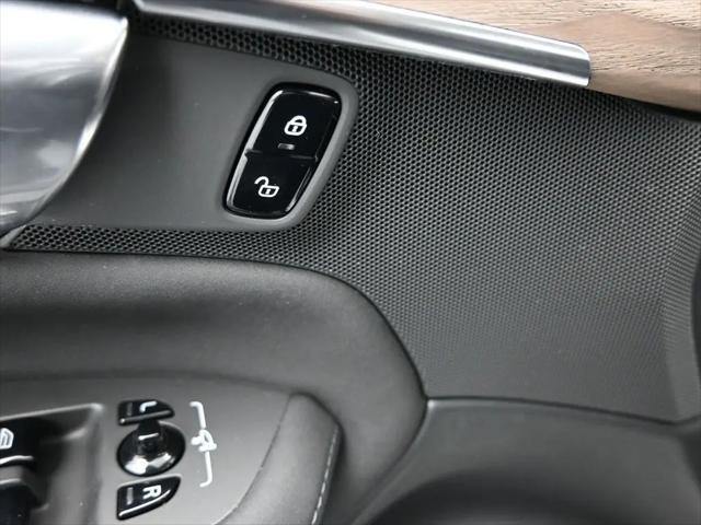 2025 Volvo XC90 B5 Plus 7-Seater