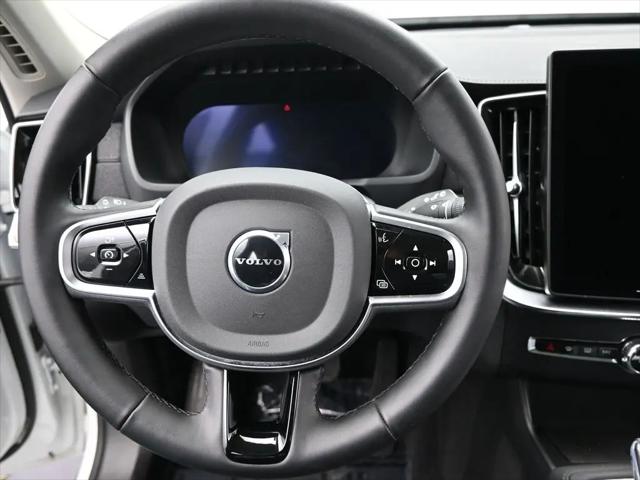 2025 Volvo XC90 B5 Plus 7-Seater