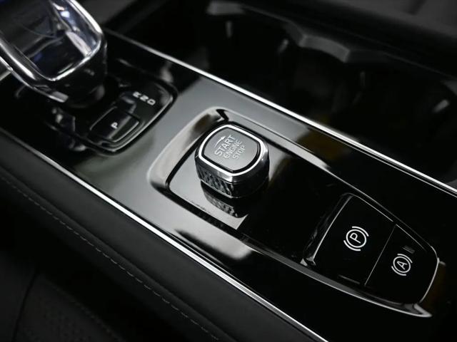 2025 Volvo XC90 B5 Plus 7-Seater