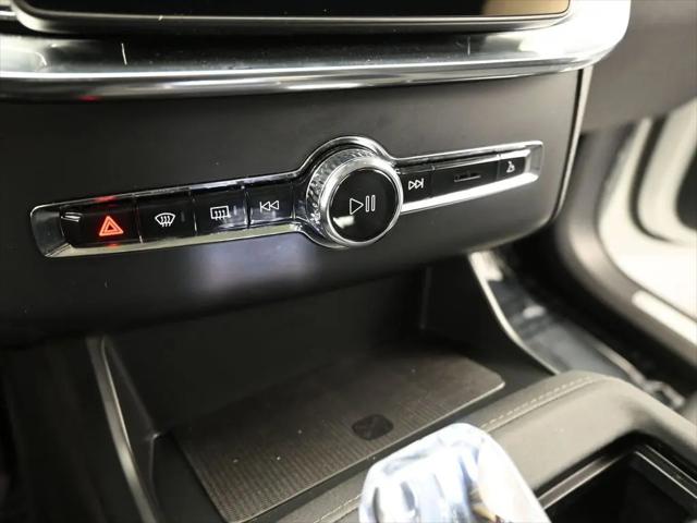 2025 Volvo XC90 B5 Plus 7-Seater