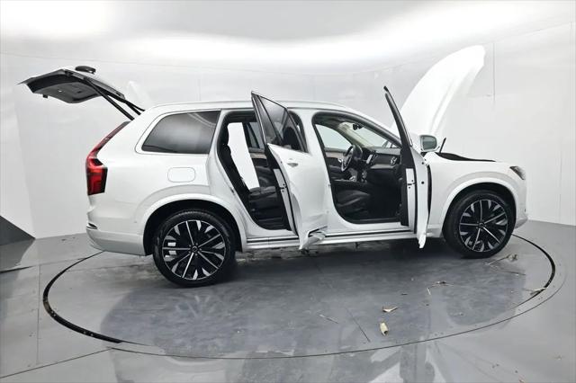 2025 Volvo XC90 B5 Plus 7-Seater