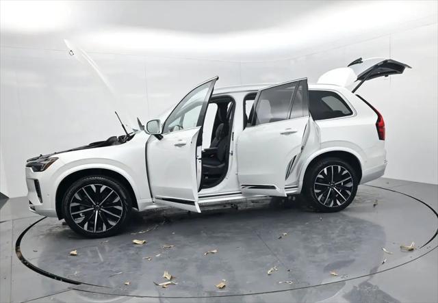 2025 Volvo XC90 B5 Plus 7-Seater