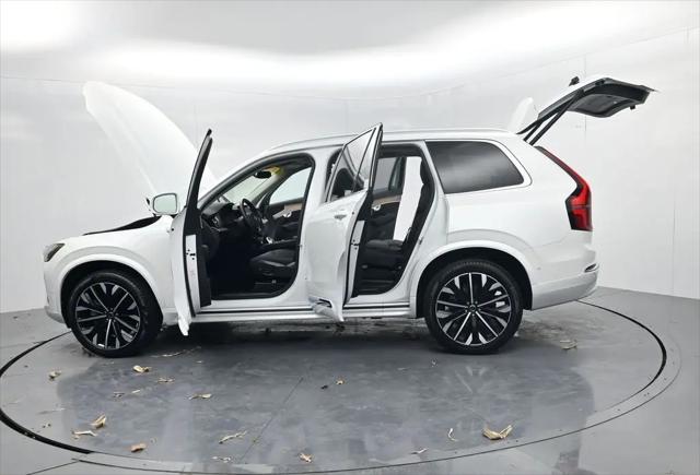 2025 Volvo XC90 B5 Plus 7-Seater