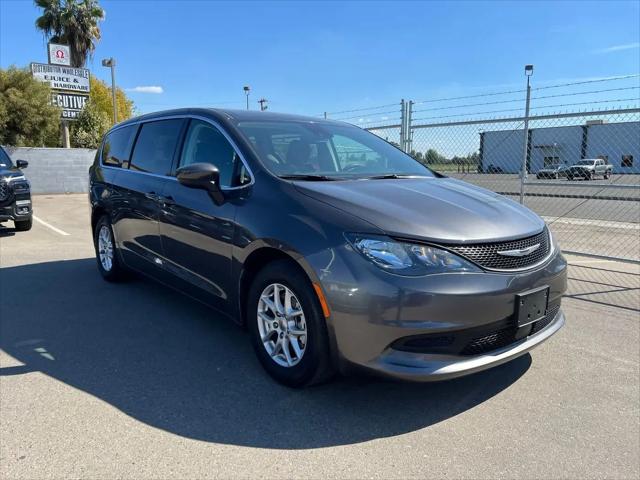 2023 Chrysler Voyager LX