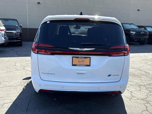 2023 Chrysler Pacifica Hybrid Touring L