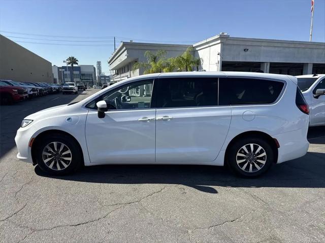 2023 Chrysler Pacifica Hybrid Touring L