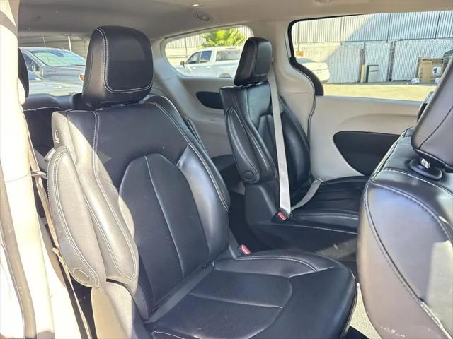 2023 Chrysler Pacifica Hybrid Touring L