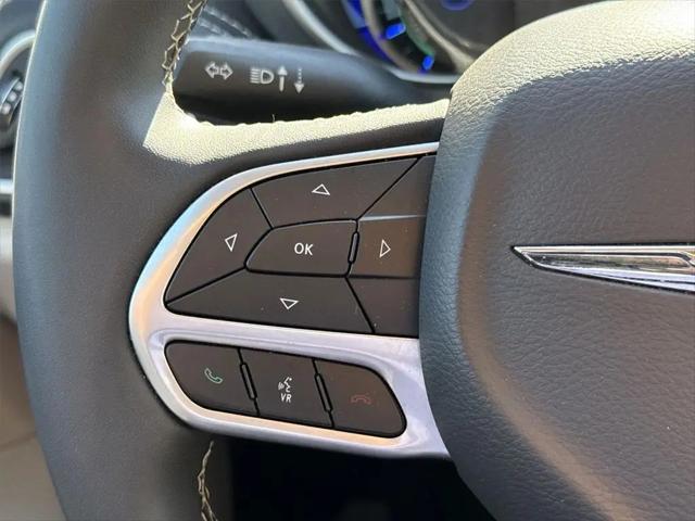 2023 Chrysler Pacifica Hybrid Touring L