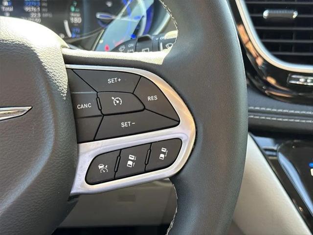2023 Chrysler Pacifica Hybrid Touring L