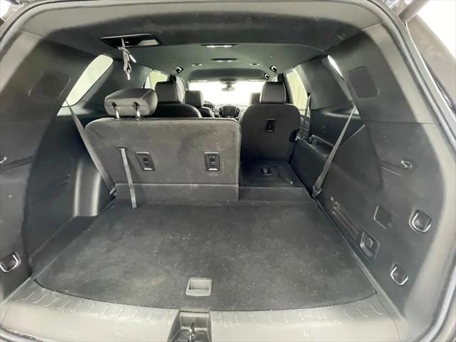 2023 Chevrolet Traverse AWD LT Leather