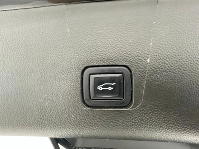 2023 Chevrolet Traverse AWD LT Leather