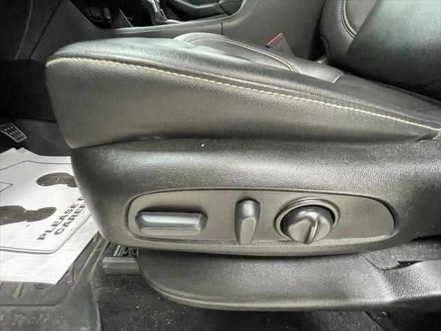 2023 Chevrolet Traverse AWD LT Leather