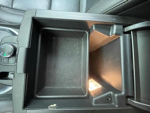 2023 Chevrolet Traverse AWD LT Leather