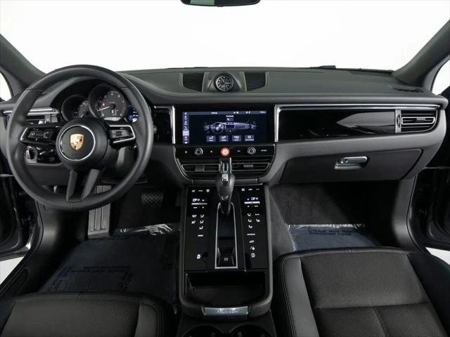 2025 Porsche Macan Macan