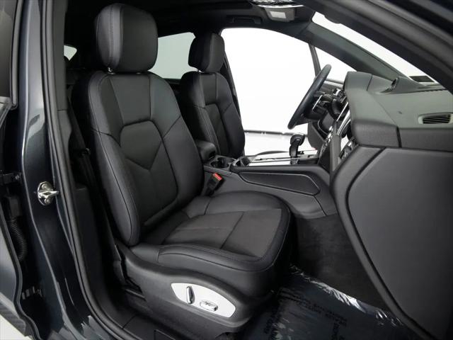 2025 Porsche Macan Macan
