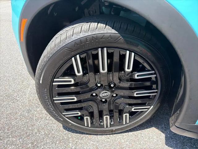 2026 Nissan LEAF PLATINUM+