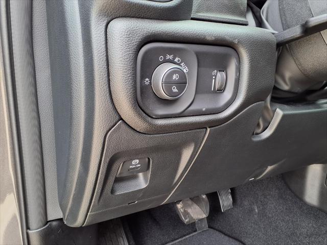 2026 Ram 1500 Express Crew Cab 4x4 5'7" Box